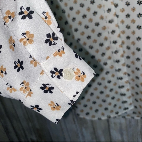 Ann Taylor White Floral Button Down - Picture 3 of 5